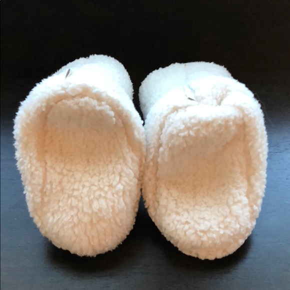 Hat & booties - Picture 6 of 6